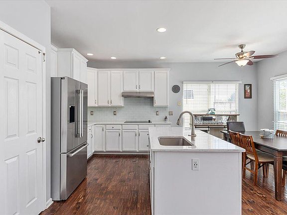 2nd image of 25969 Hartwood Dr