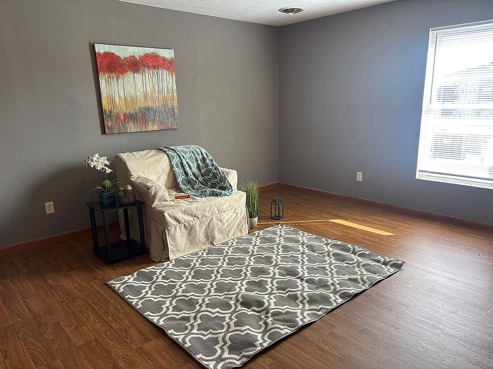 1st image of 265 Woodridge Ct APT B