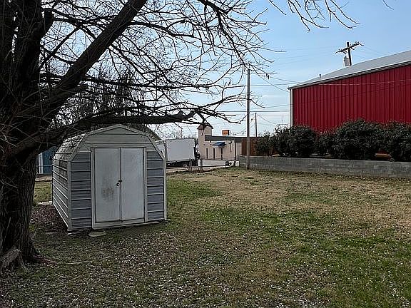 4th image of 1010 E Hobson Ave