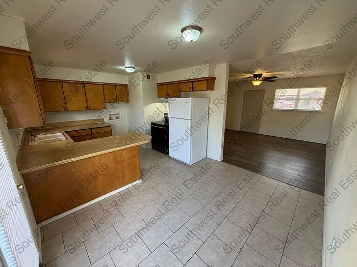 3 bed, 1.0 bath, 936 sqft, $1,050 — Photo 4