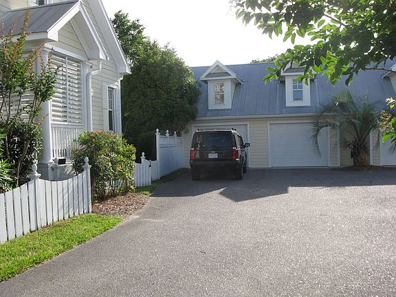 Detached Garage w/ Attic Sto