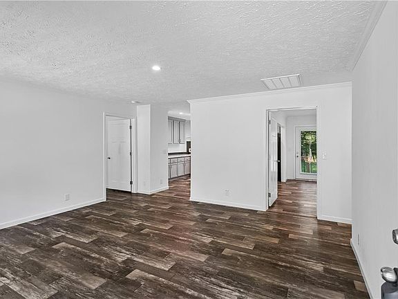 4th image of 7831 Willis Rd