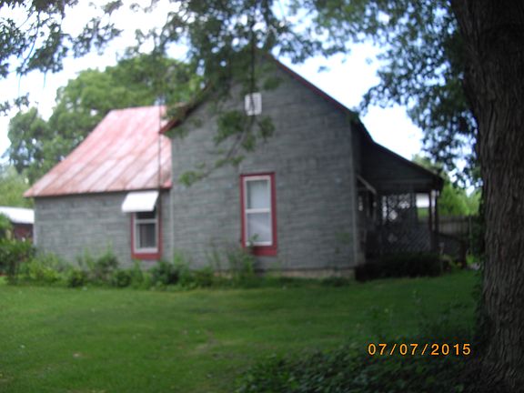 3rd image of 304 W Cherry St