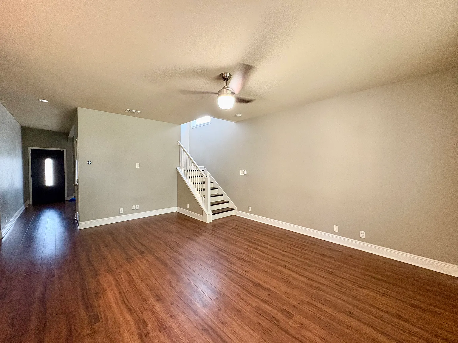 3 bed, 3.5 bath, 2346 sqft, $2,250 — Photo 3