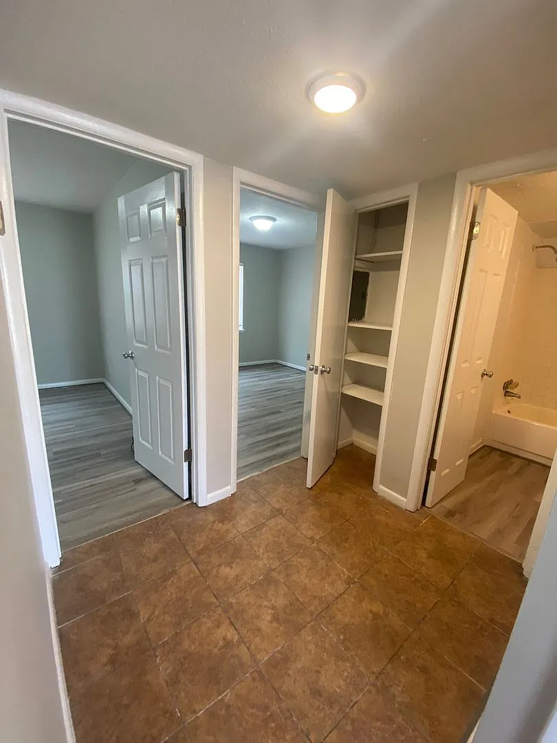 Gas Lite Apartments — Photo 4