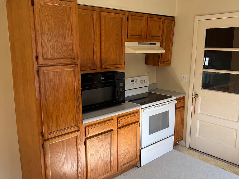 512 Rosemary Rd — Photo 3