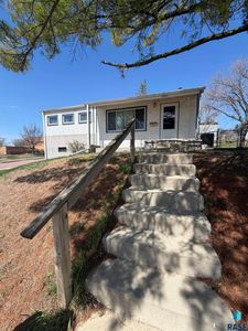 1800 E 13th St, Sioux Falls, SD, 57103