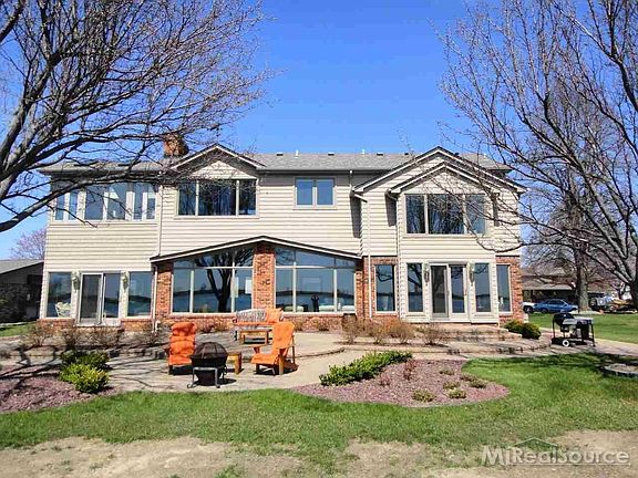 4th image of 7337 Parklane Dr