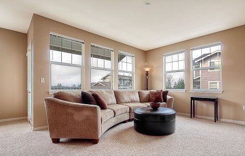 2nd image of 1601 NE Katsura St Unit 604