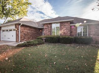 3318 S Greenbriar Ave, Springfield, MO 65804