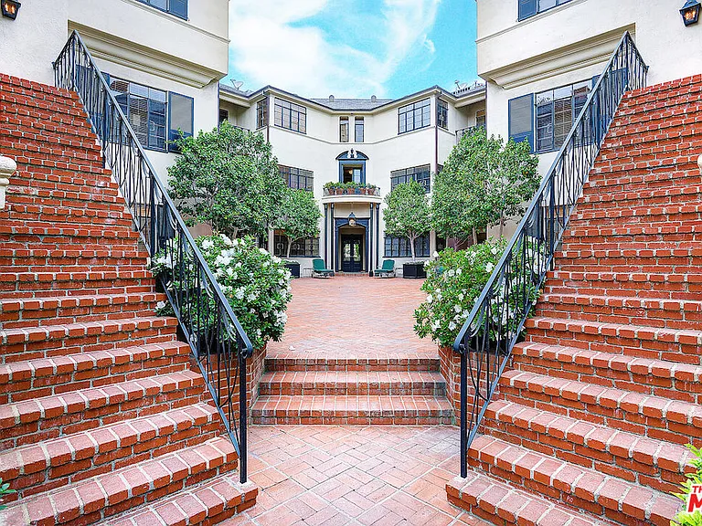 149 S Rodeo Dr — Photo 21
