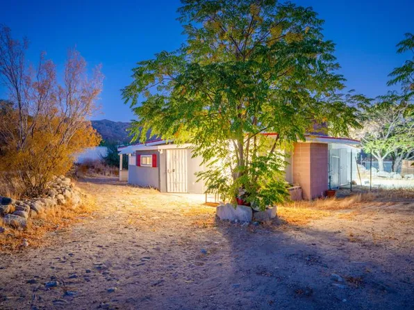 9229 Lanning Ln, Morongo Valley, CA 92256