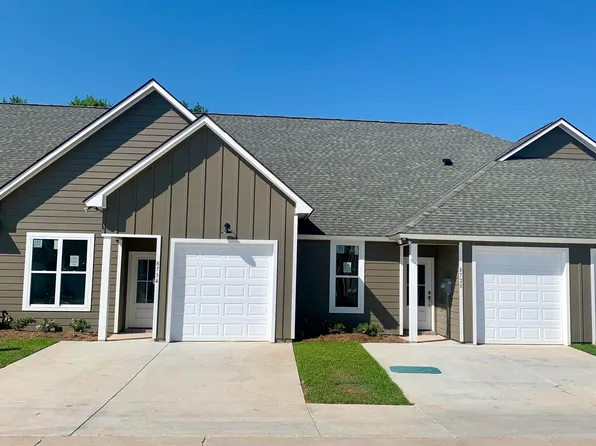 8728 Edgewater Dr, Baton Rouge, LA 70820
