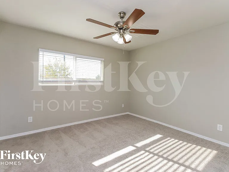 1941 W Portobello Ave — Photo 11
