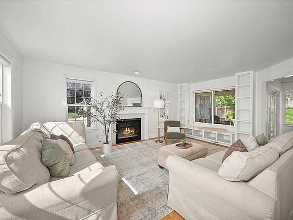 4th image of 2422 S Boulder Ln