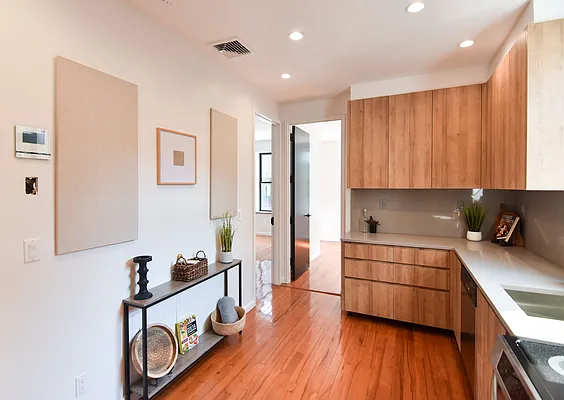 Rented by The Agency | media 14