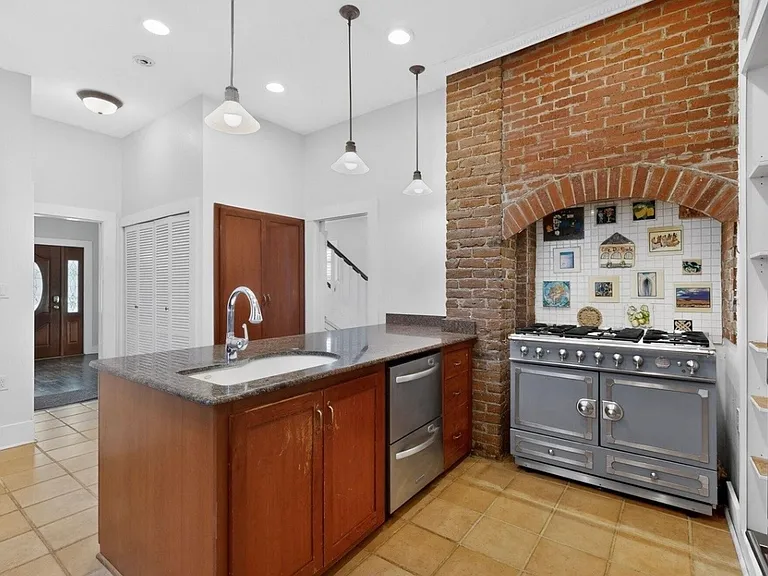 119 Walter St NE — Photo 7
