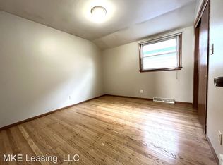 5672 N 97th St, Milwaukee, WI 53225