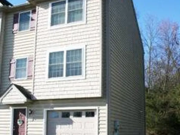 500 Kentwell Dr, York, PA 17406