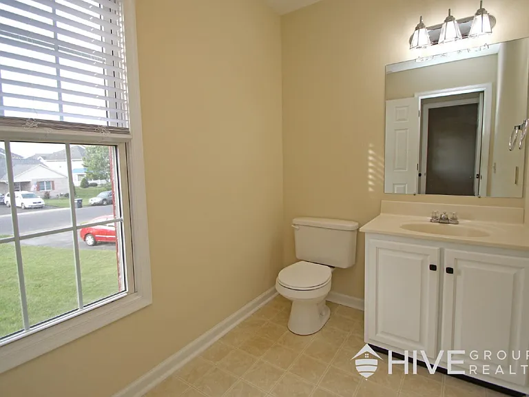 1345 Goldfinch Dr — Photo 3
