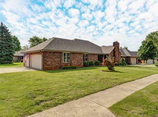 2484 S Suprema Ave, Springfield, MO 65807