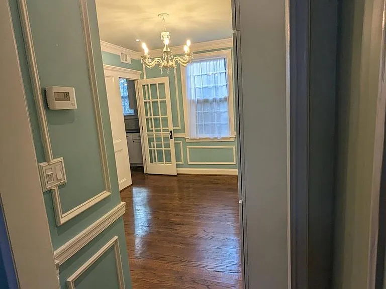 4910 Crescent St — Photo 14