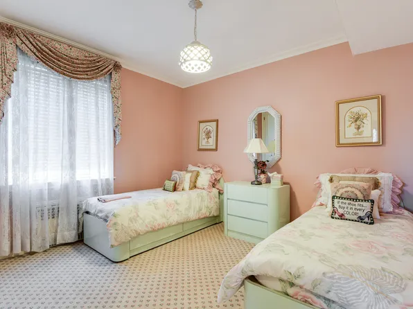 933 East 22nd Street image 18 of 22