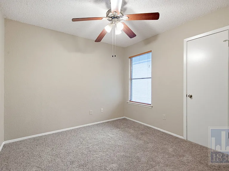 9002 Marsh Dr — Photo 14