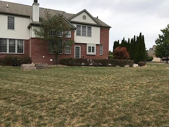 5th image of 48166 Central Park Dr