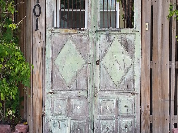 Front Entrance Antique Gate