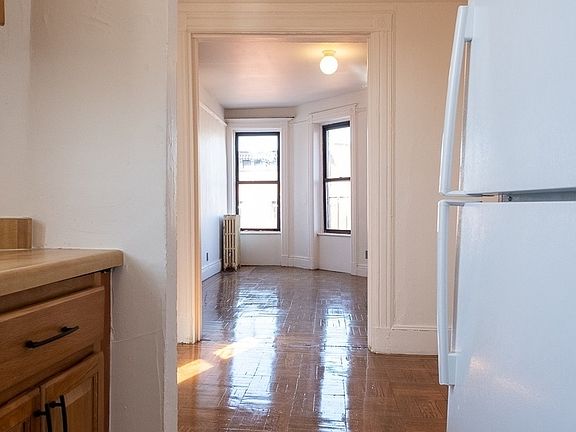 2nd image of 376 2nd St #16AA
