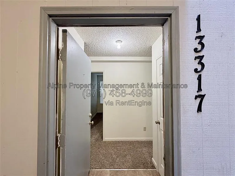 13317 SW 17th St — Photo 2