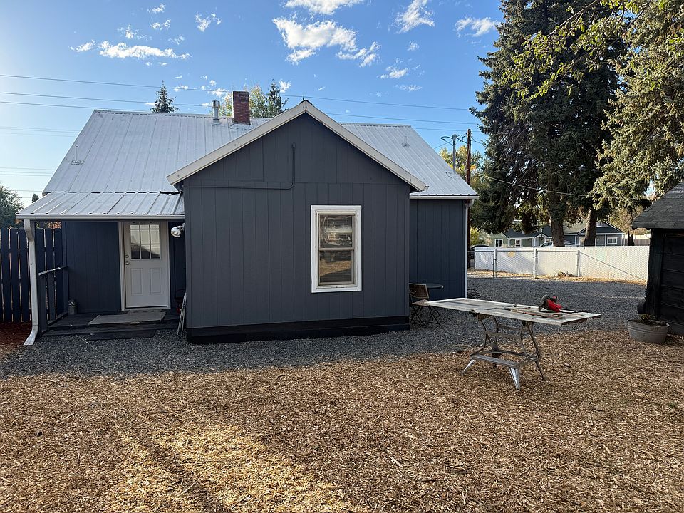 1st image of 1433 Summers Ln