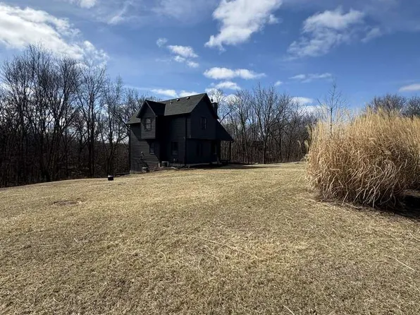 1124 N Clark Ln, Galena, IL 61036