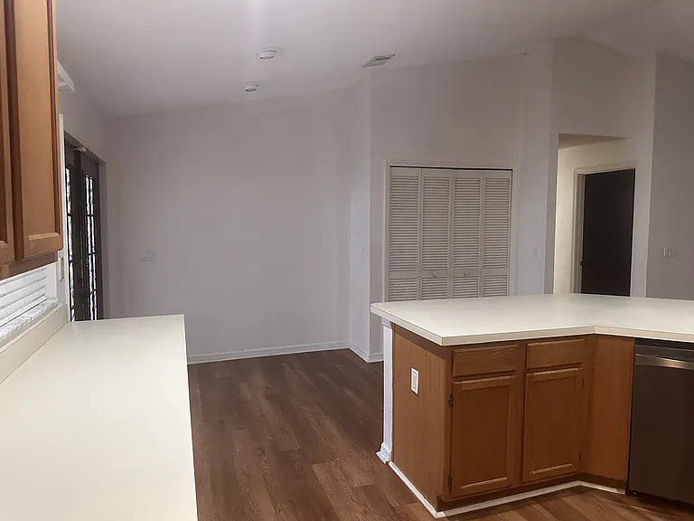 1913 Alafia Oaks Dr — Photo 2