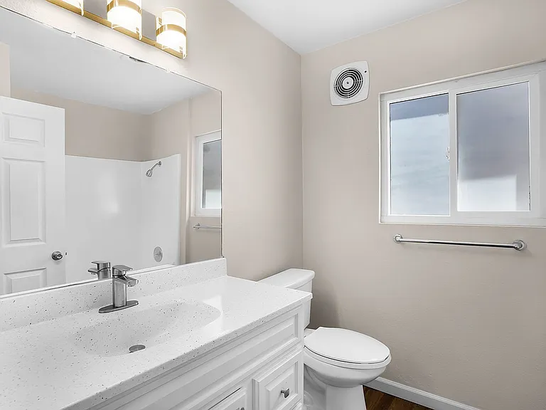 Point Loma Bay Apartments | Coastal Living Near the Beach — Photo 30