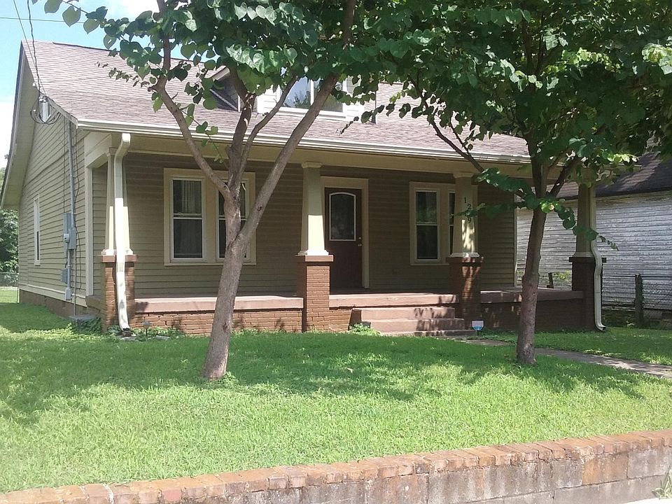 2nd image of 1219 Pennock Ave