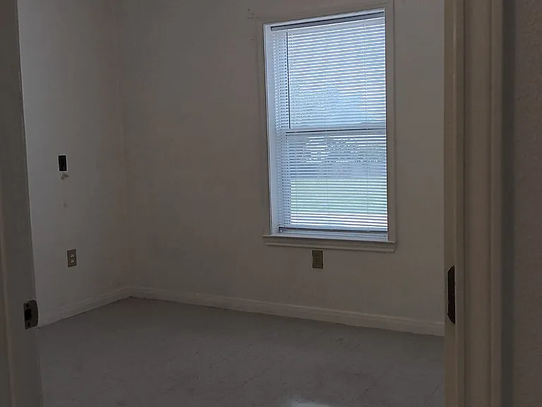 503 Cypress St — Photo 13