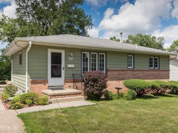 2636 Wedgewood Rd, Des Moines, IA 50317
