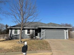 7328 SW 26th Ct, Topeka, KS 66614
