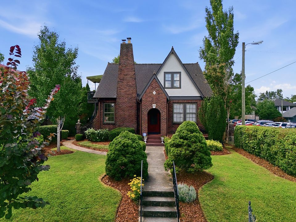 1st image of 919 Caruthers Ave