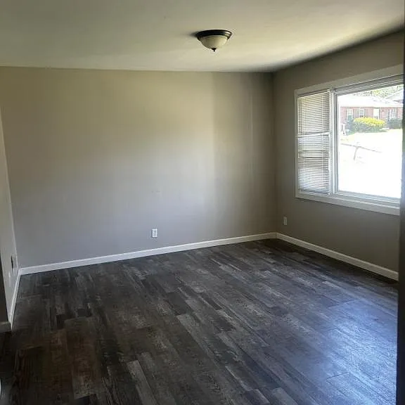 5300 Grove Ave — Photo 2