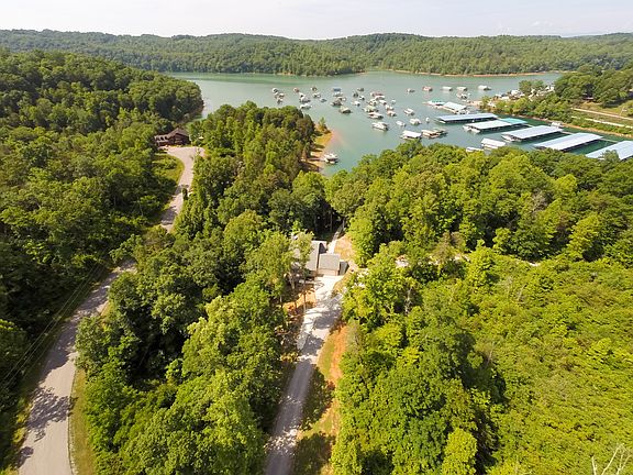 5 minutes from Marina