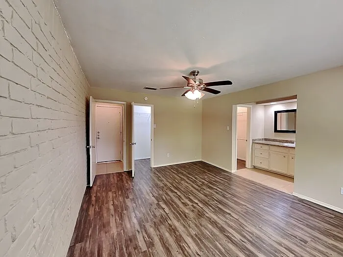 16627 Blackhawk Blvd — Photo 9