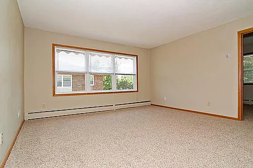 Centennial Plaza Apartments — Photo 7