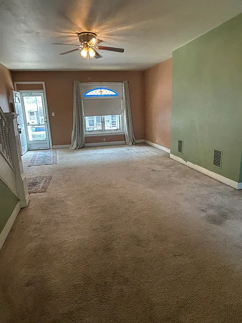 3 bed, 1.5 bath, 1597 sqft, $1,900 — Photo 2