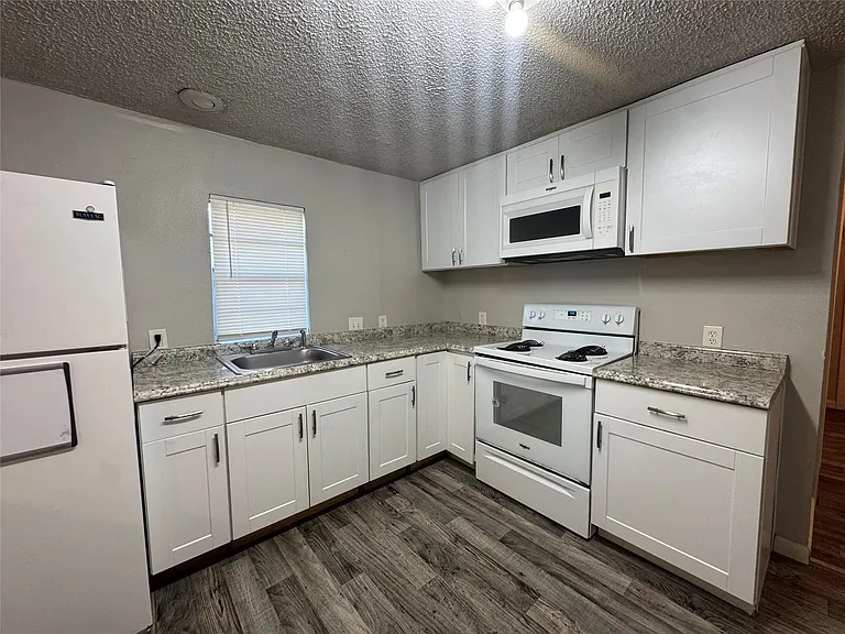 5007 Heflin Ln — Photo 9