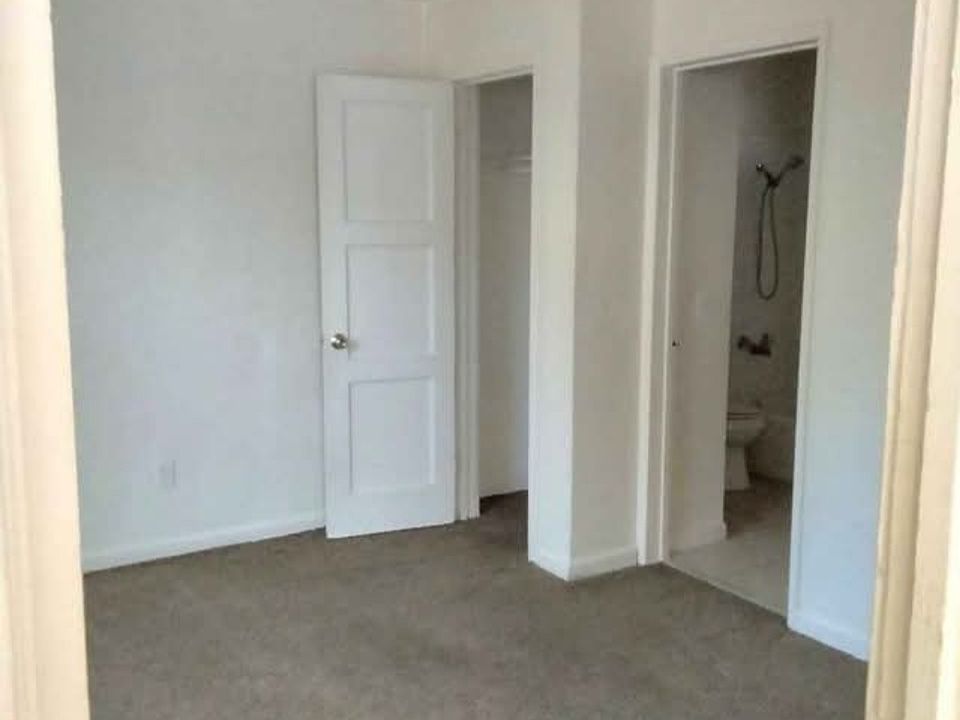 2nd image of 419 W 23rd St