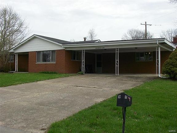 3rd image of 1 Dogwood Ln