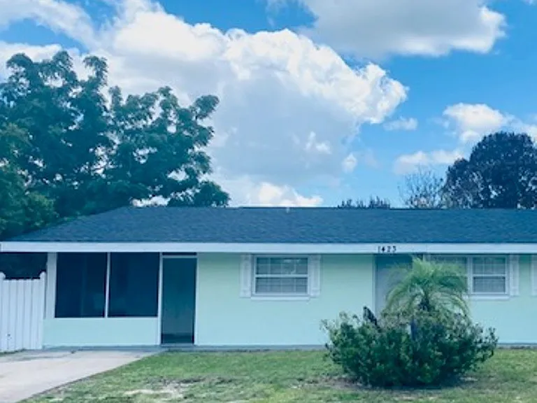 1423 Penny Ave — Photo 1